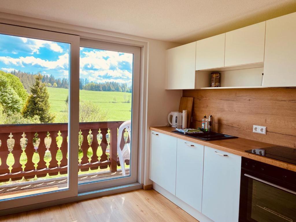 Gaestehaus Steiert Fewo Kuhbergblick เลนซ์เคียร์ช ภายนอก รูปภาพ